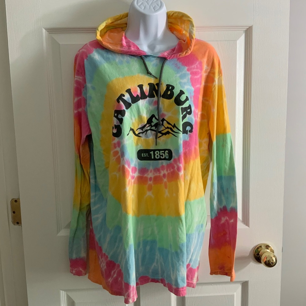 Tye Dye Gatlinburg Tee shirt size Medium‎